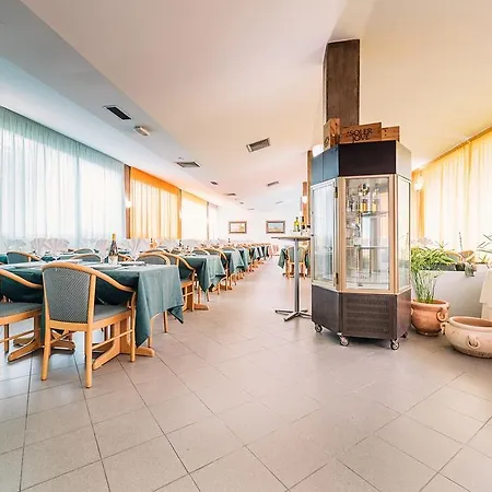 Hotel Rosmary 2*